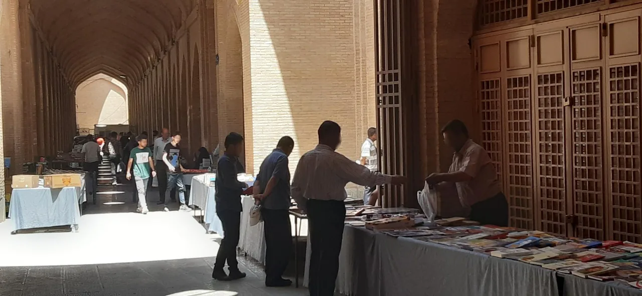 جمعه بازار کتاب - تصویر 4