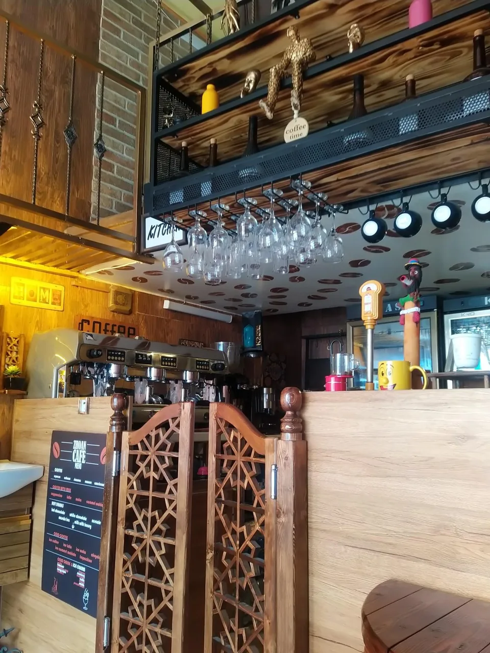 کافه تریا ژوان - تصویر 2