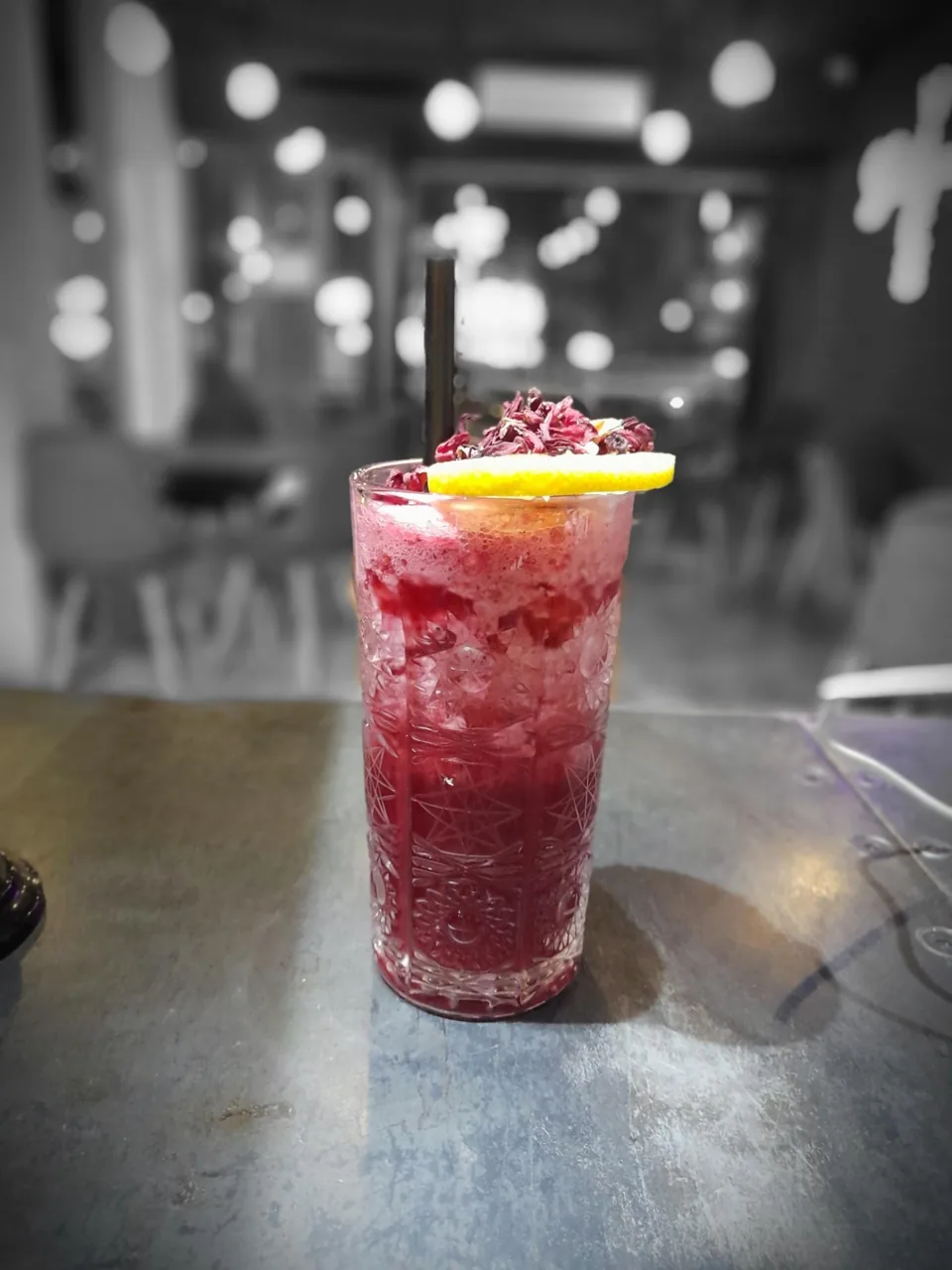 کافه کاغذ - تصویر 3