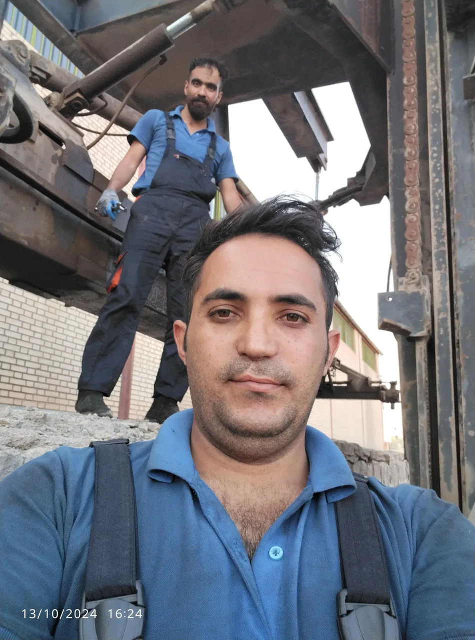 تعمیرکاران لیفتراک - تصویر 5