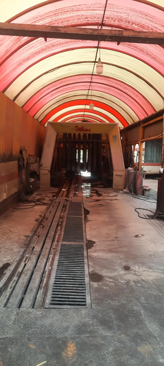 کارواش تمام اتوماتیک مقامی