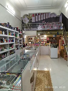 لوازم‌ آرایشی‌ سجاد