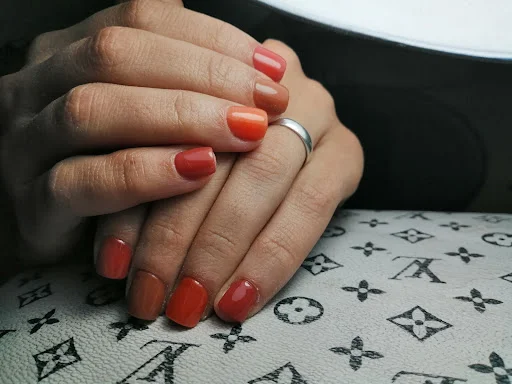 ناخنکده - کاشت ناخن در تبریز