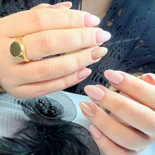 کاشت ناخن تبریز نگین