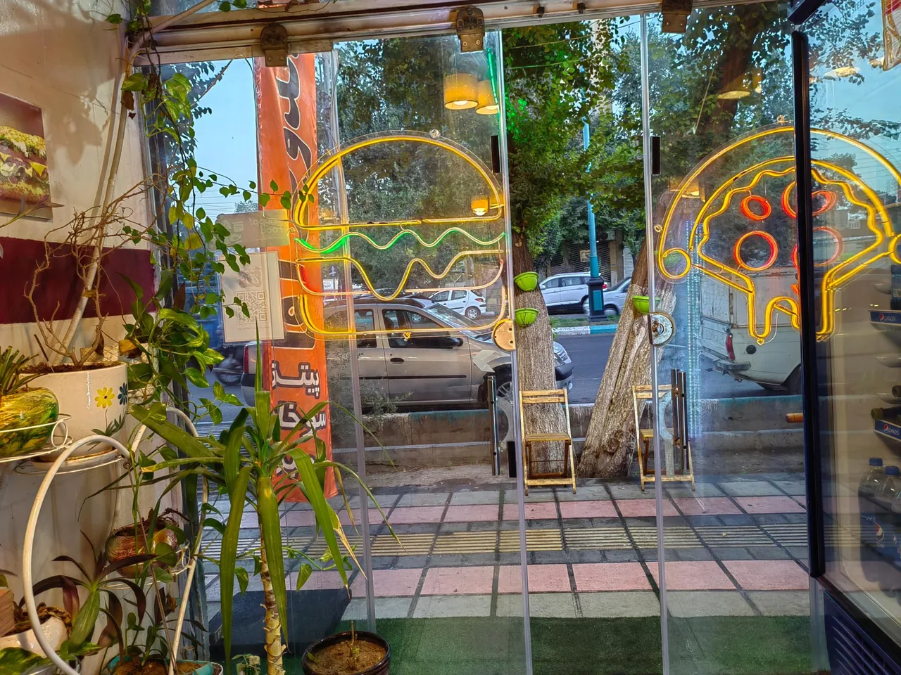 ساندویچ آقا - تصویر 2