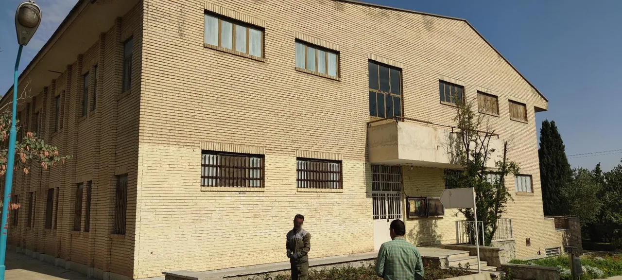 مجموعه کلاسهای دانشکده اقتصاد - تصویر 2