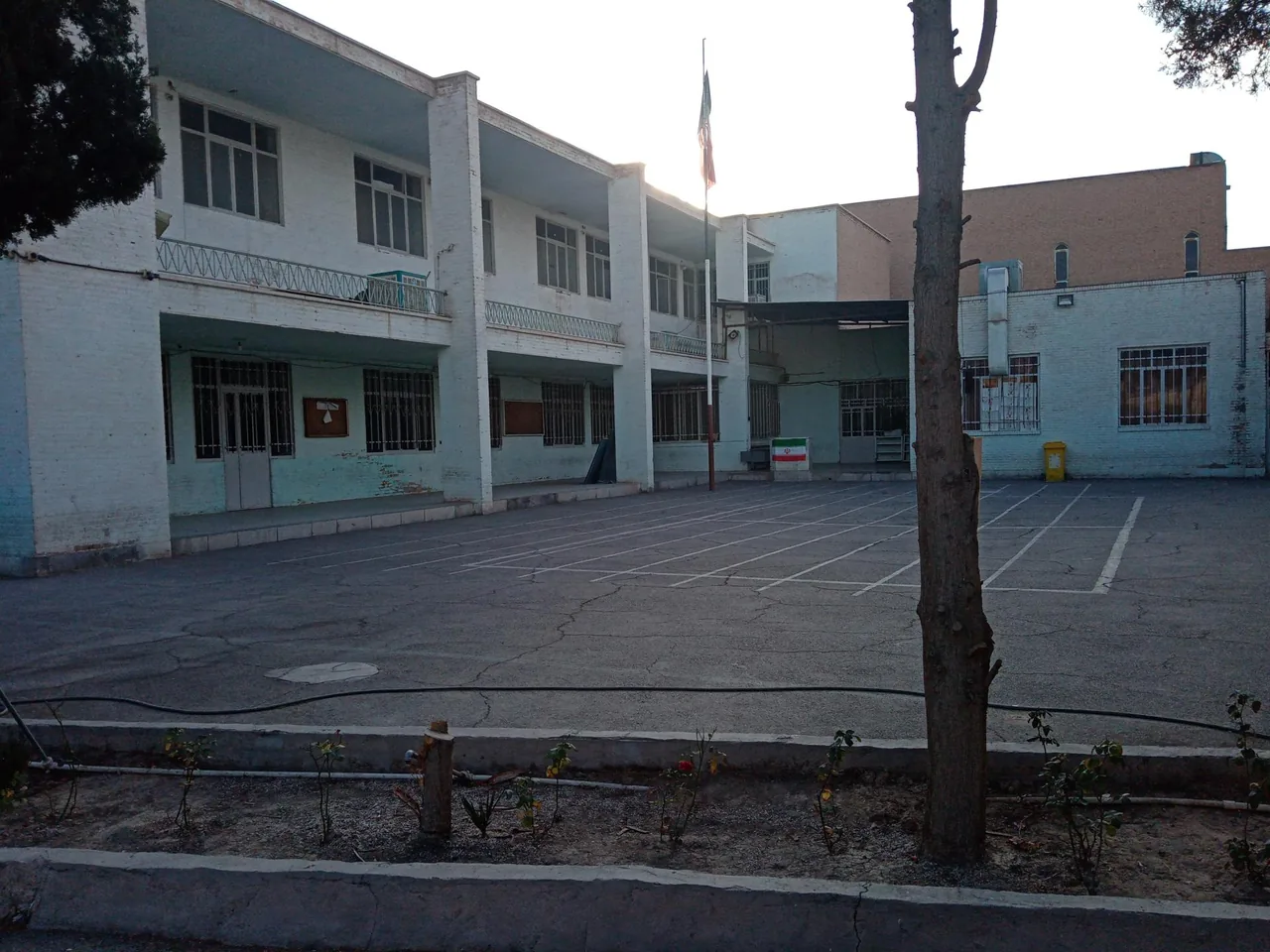 دبیرستان نمونه فرهنگ رسولیان - مدرسه در یزد - تصویر 2