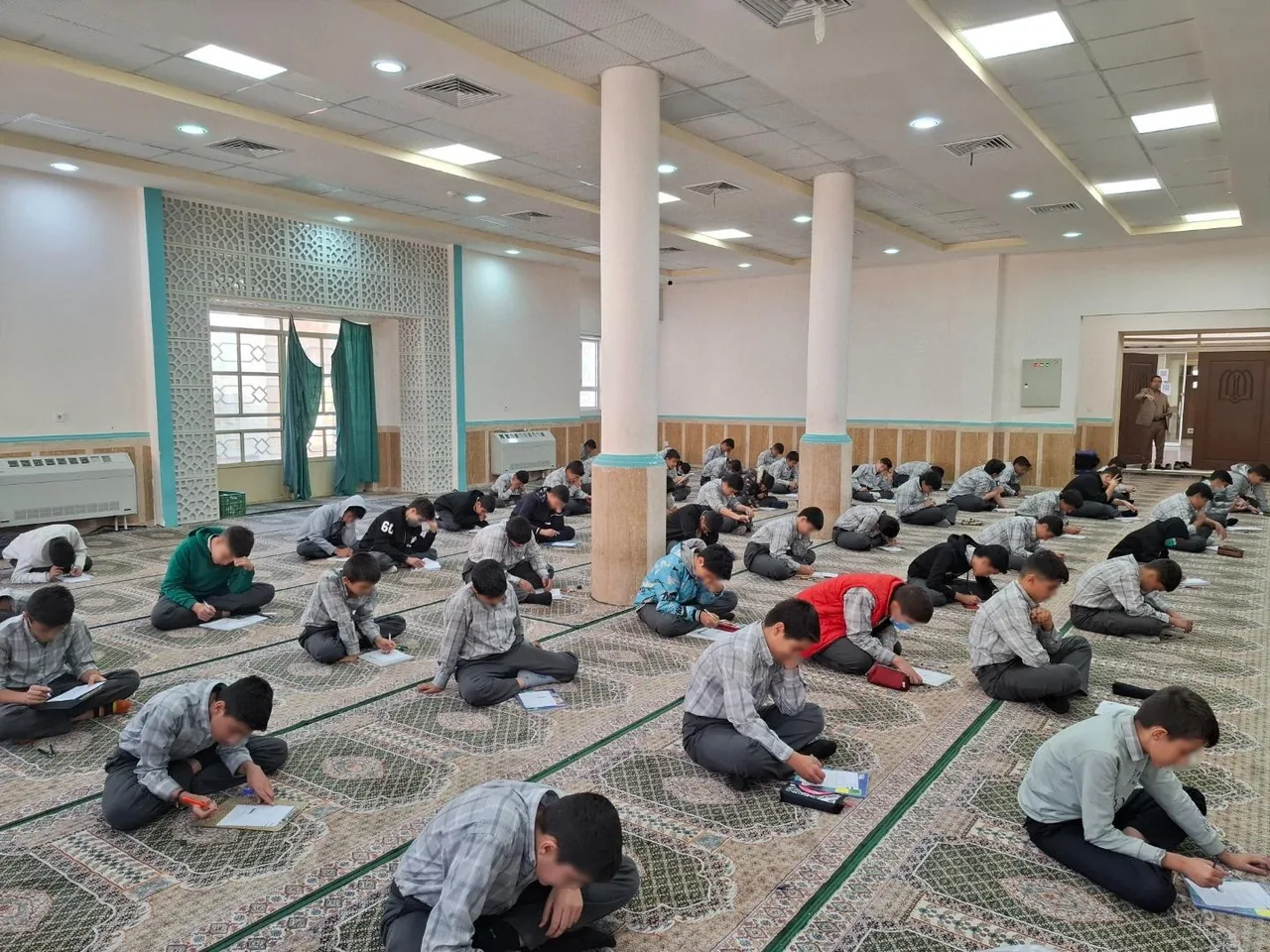 دبیرستان دوره اول پسرانه دولتی دکتر حسابی 1 - مدرسه در یزد - تصویر 2