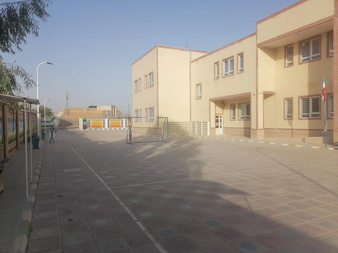 دبیرستان دخترانه سید ابوالقاسم همدانی - تصویر 2
