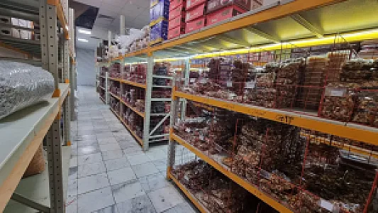 خشکبار استور