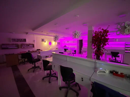 سالن زیبایی آیلین علیپور