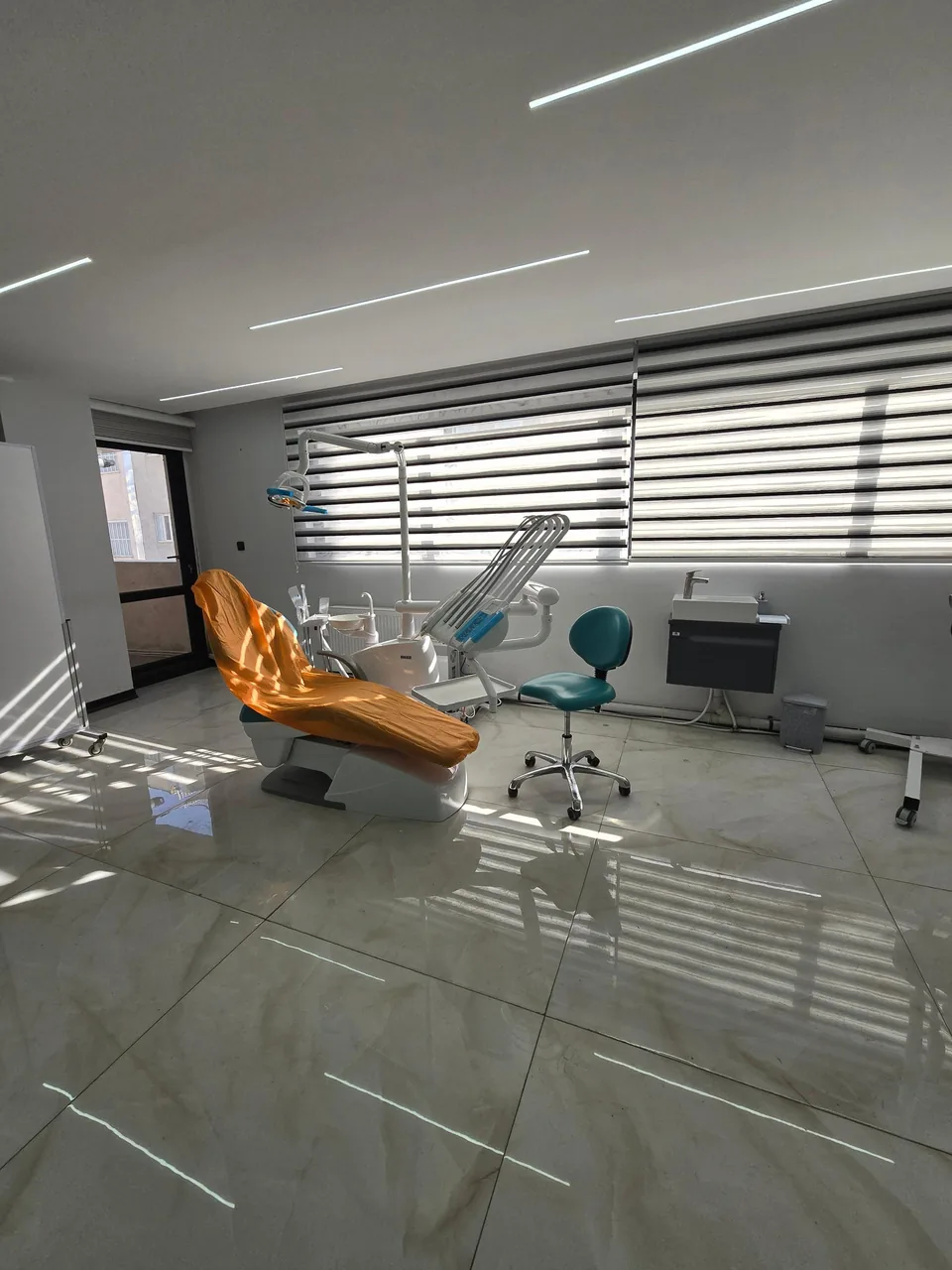مطب دندانپزشکی دکتر ذکاوت - تصویر 3