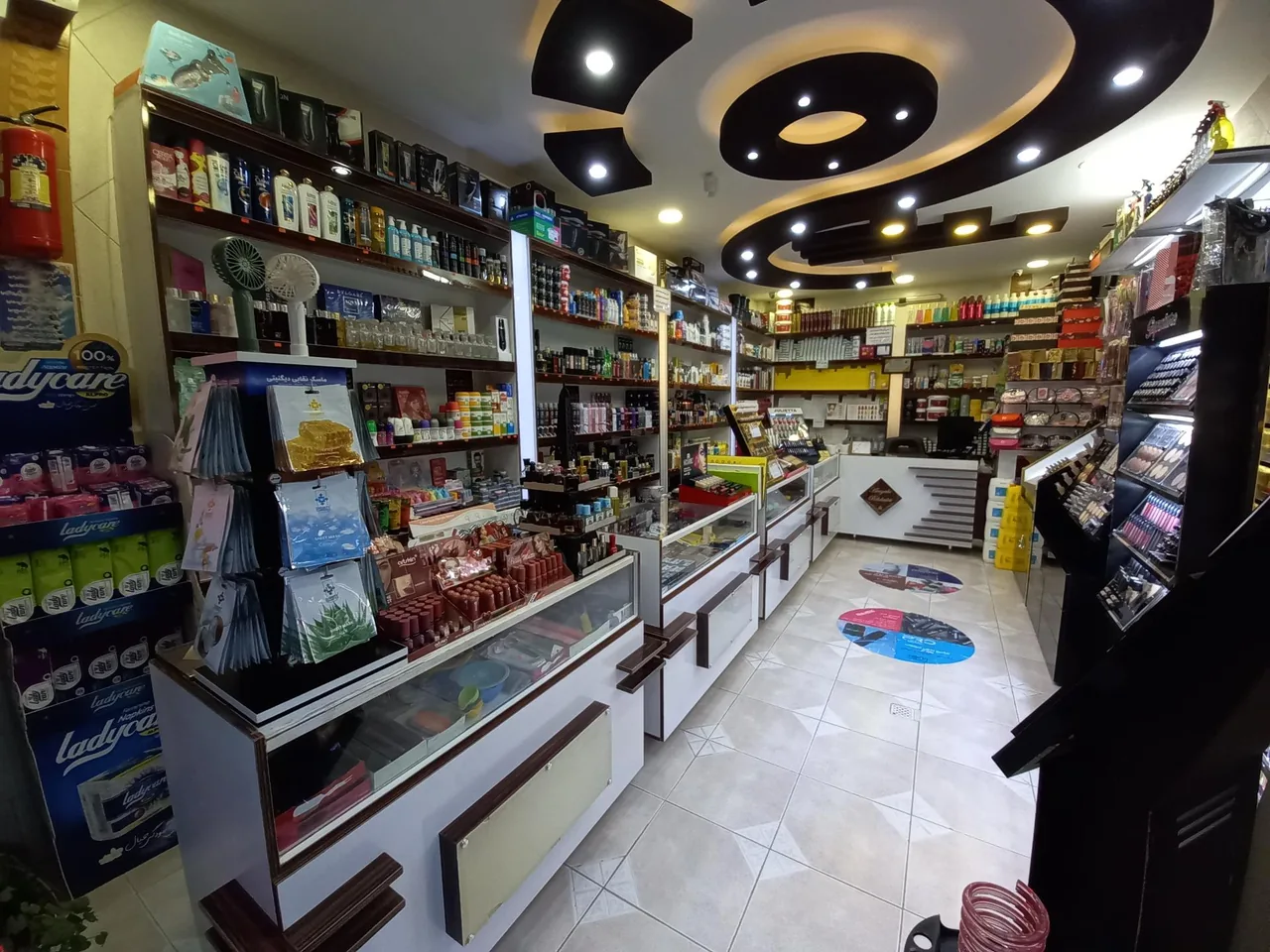 فروشگاه آرایشی و بهداشتی ایده آل - تصویر 3