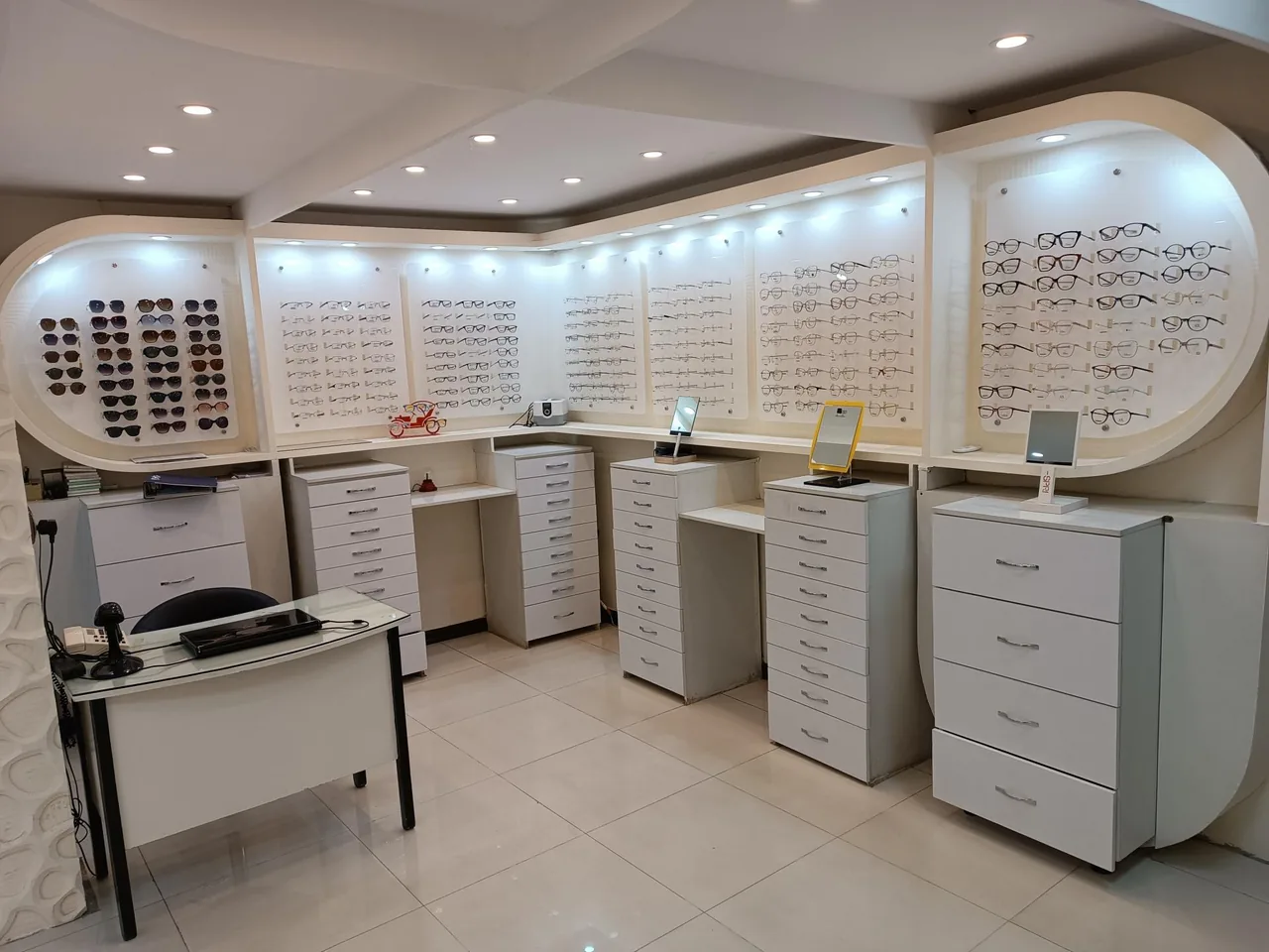 کلینیک بینایی سنجی و موسسه عینک طبی ابصار - تصویر 3