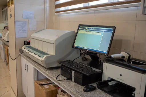 آزمایشگاه دکتر مظفری