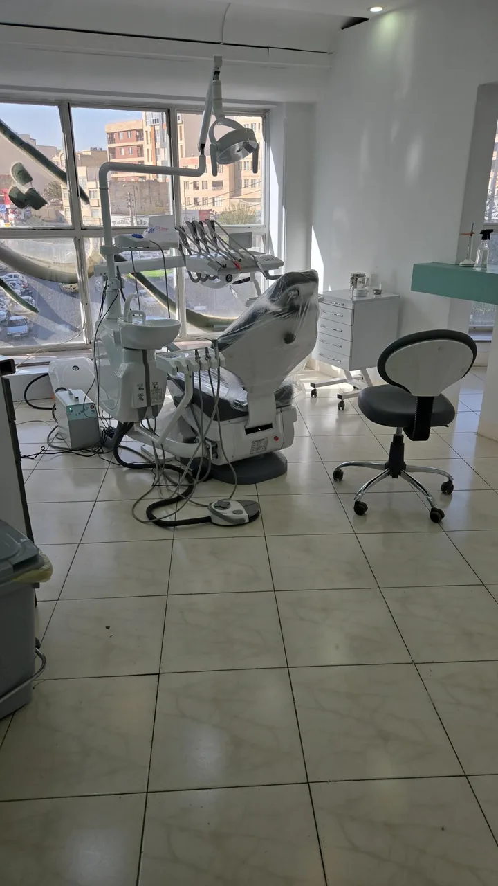 مطب دندانپزشکی دکتر آریا سعیدنیا - تصویر 2