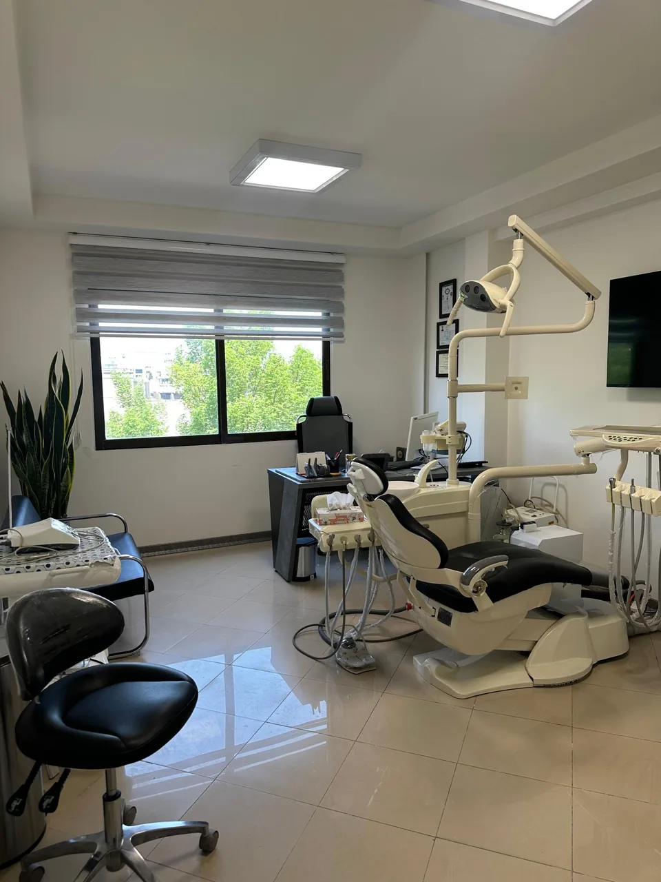 مطب دکتر شاهرخ شهابی متخصص دندانپزشکی - تصویر 3