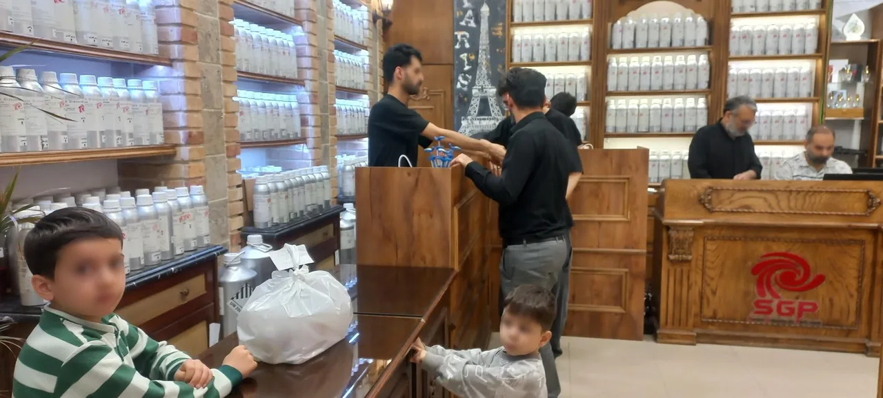 عطر احمد - تصویر 3