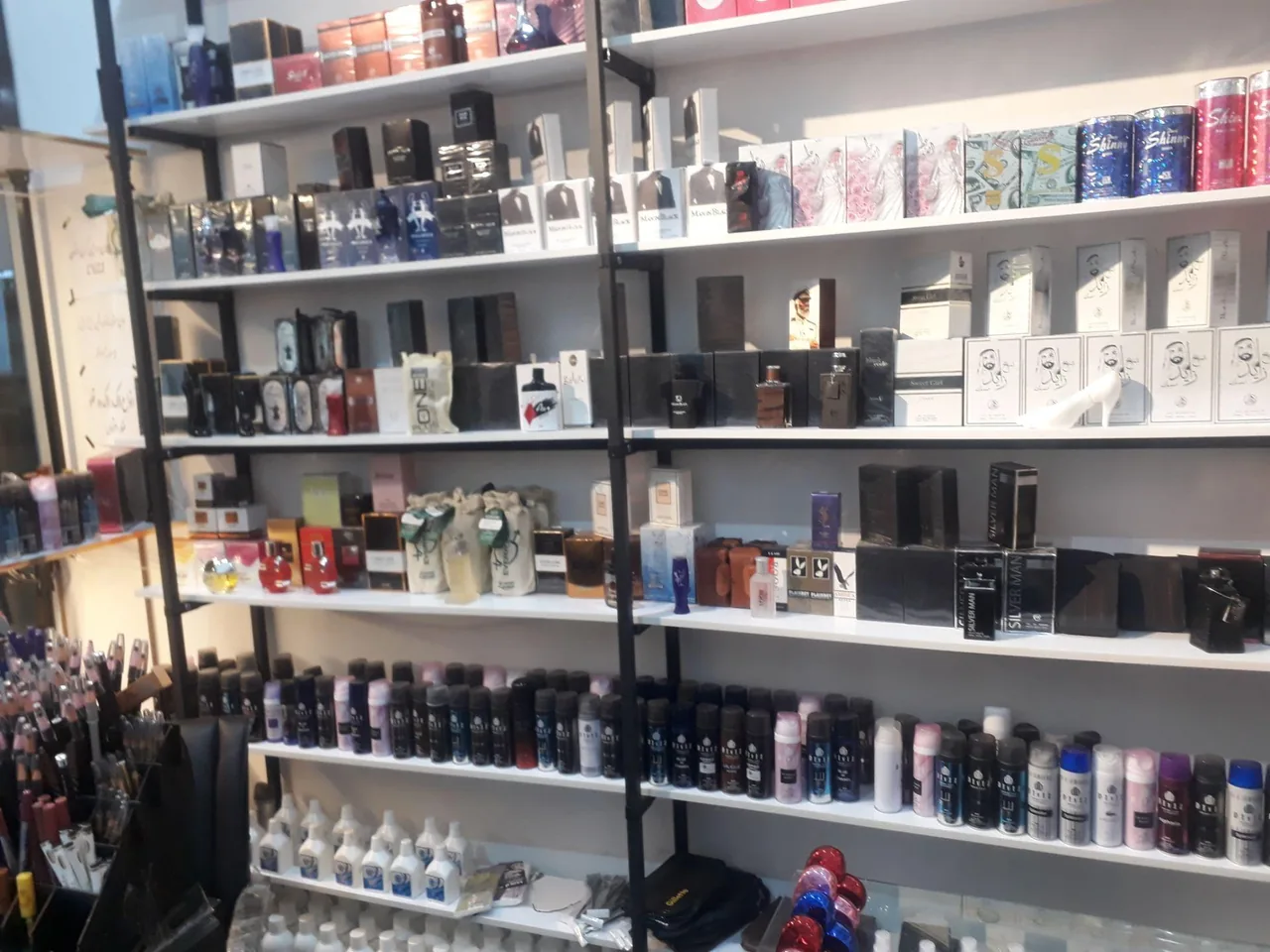 آقای عطر مستر اروین شعبه۳ - تصویر 4