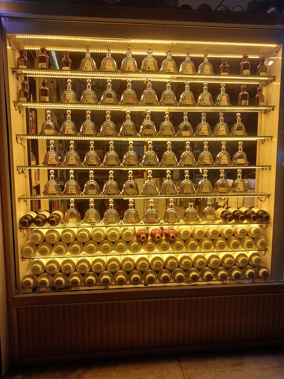 فروشگاه عطر و لوازم آرایشی سوگل - تصویر 5
