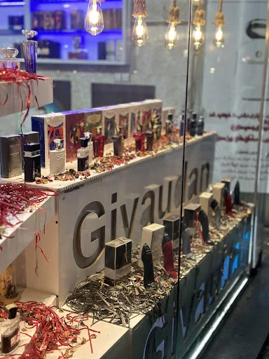 فروشگاه عطر پرفیوم پلاس