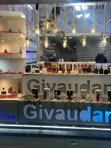 ادکلن پرفیوم پلاس