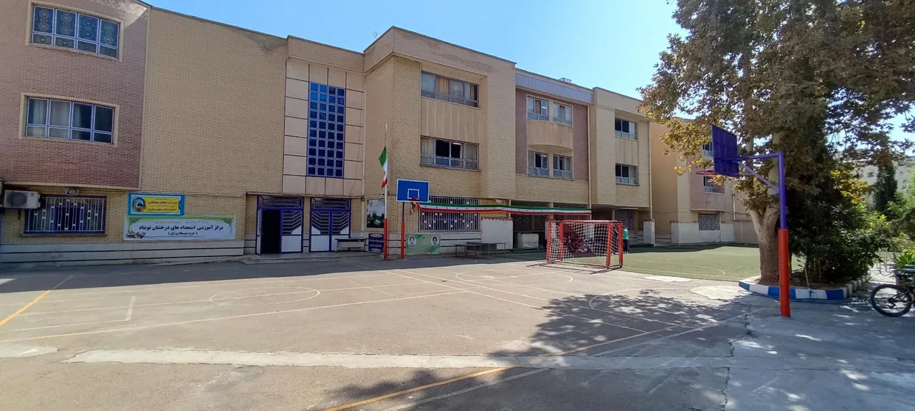 دبیرستان تیزهوشان نوشاد - تصویر 2