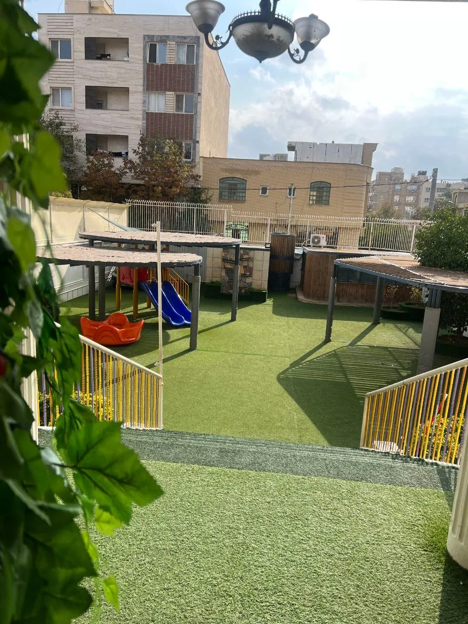 پیش دبستان و دبستان دخترانه رنگین مهر - تصویر 3