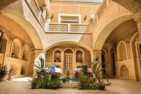 هتل سنتی آرا