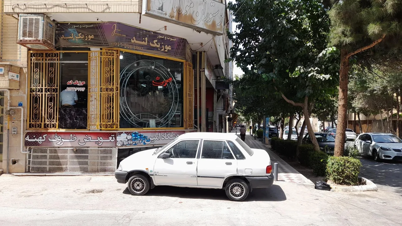 فروشگاه صوت و نور موزیکلند - تصویر 2
