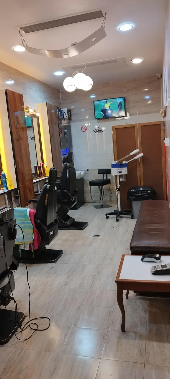 آرایشگاه مردانه هتل هما