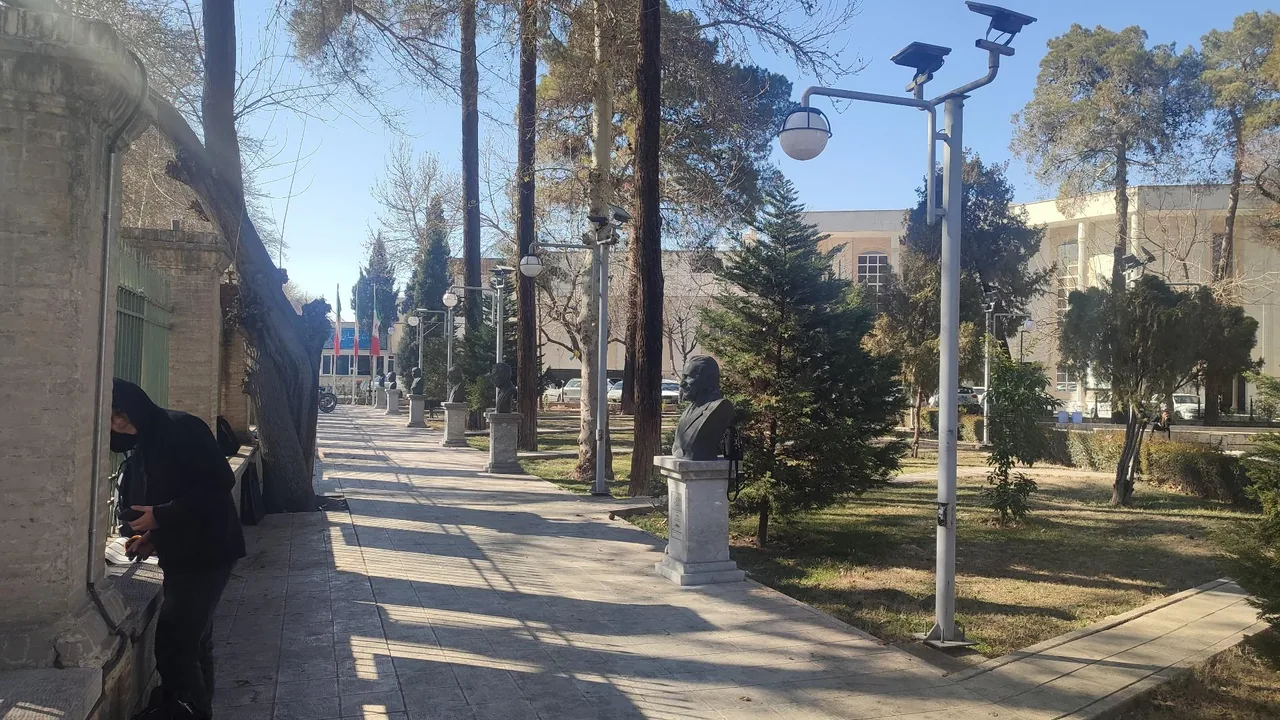 هنرستان هنرهای زیبای پسران - تصویر 4