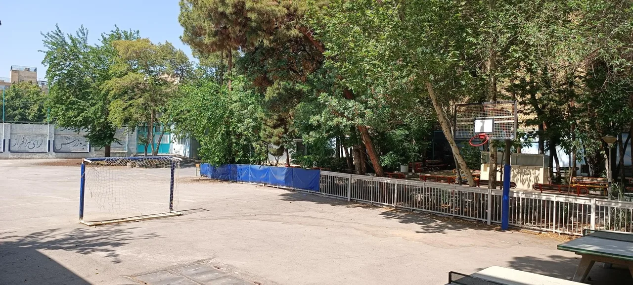 دبیرستان پسرانه دوره دوم هیات امنایی شهدای ادب - تصویر 3