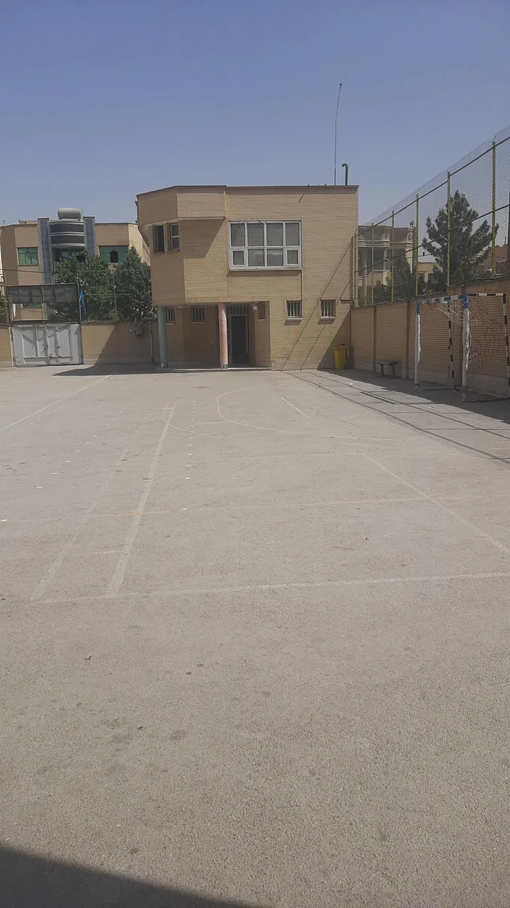 دبیرستان پسرانه شاهد جناب ( دوره اول ) - تصویر 5