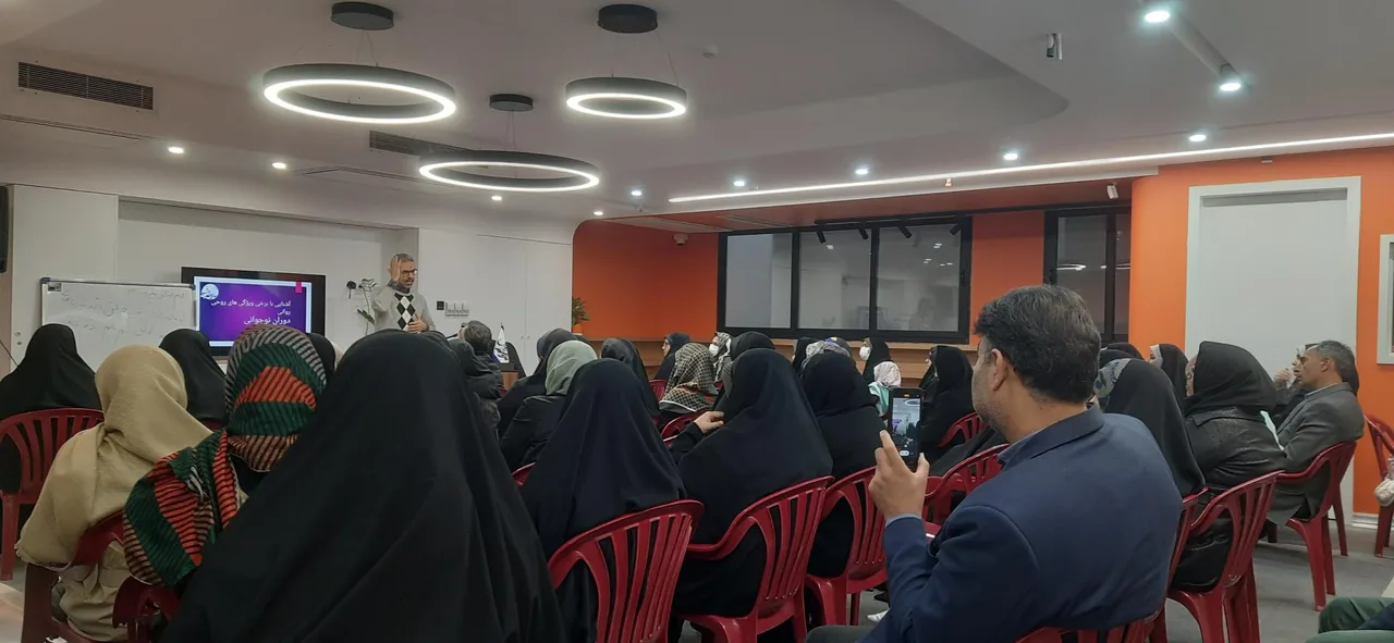دبیرستان پسرانه دوره اول دوم غیر دولتی رواق - تصویر 3