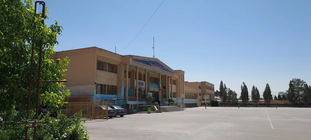 دبیرستان واثقی (امام محمد باقر) - تصویر 4