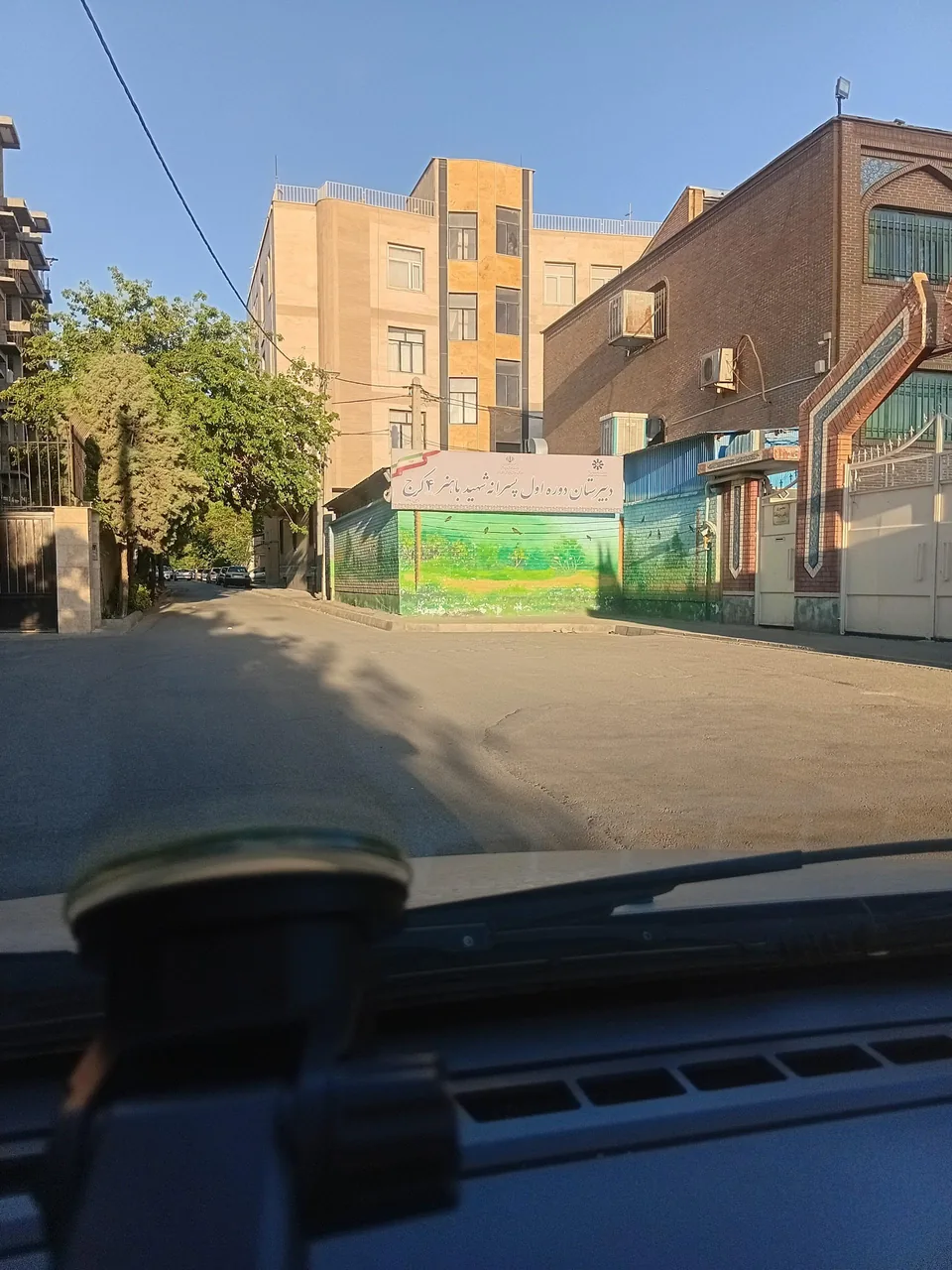 دبیرستان استعدادهای درخشان باهنر۴ - تصویر 3