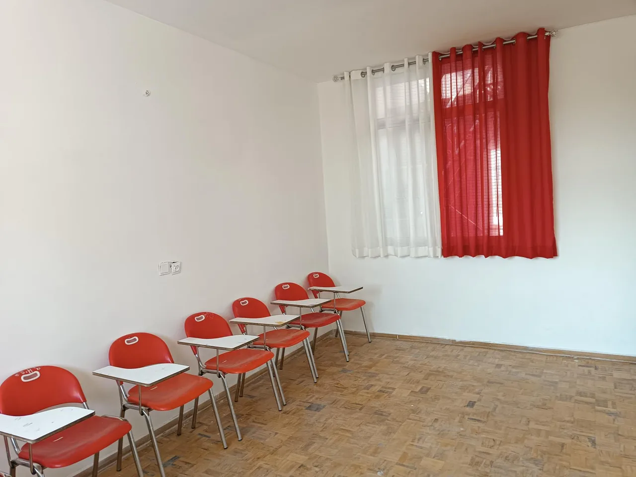 دبیرستان دخترانه غیر دولتی مهنورا متوسطه دوم - تصویر 5