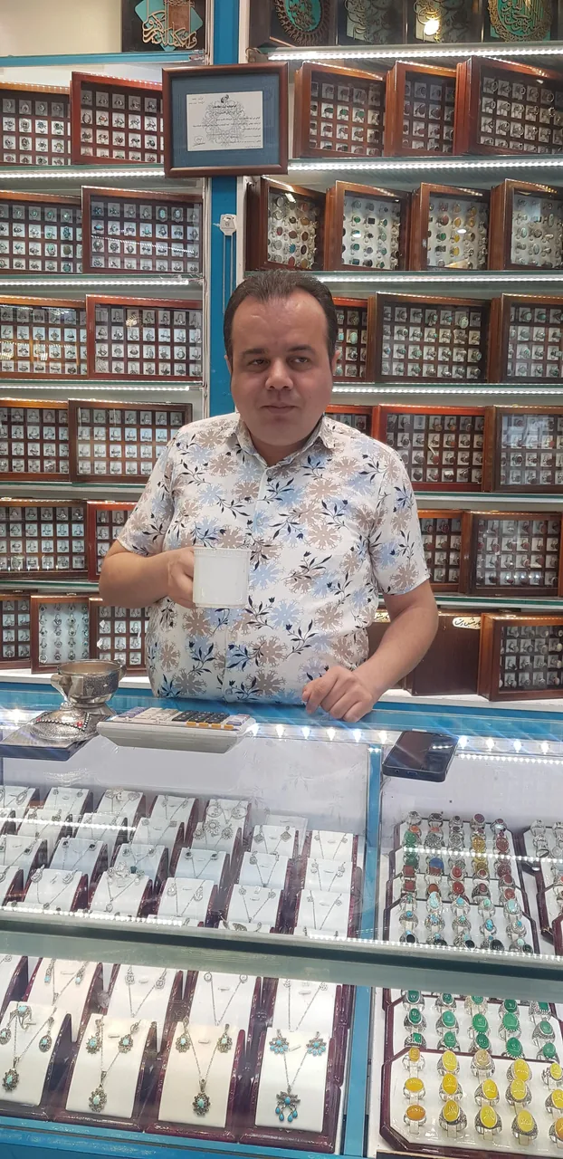 بدلیجات و نقره جات و عطر حسینی - تصویر 3