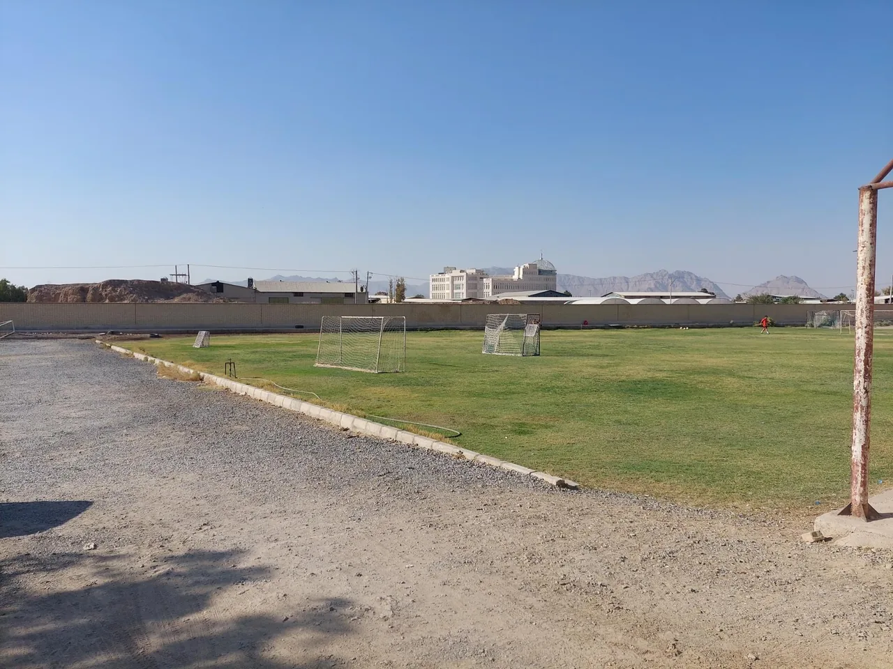 زمین چمن شهر درچه - تصویر 3