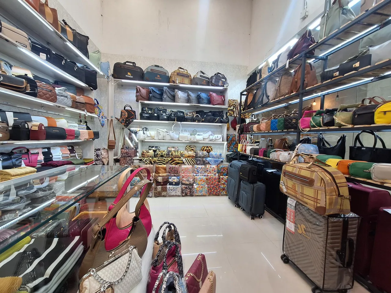 کیف پرادا - تصویر 3