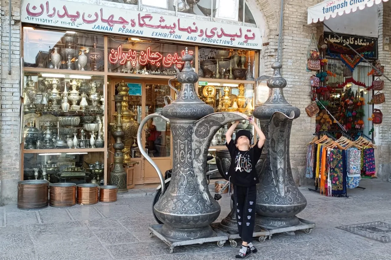تولیدی و نمایشگاه جهان پدران - تصویر 4