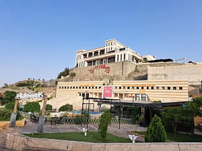 مرکز خرید و مجتمع فرهنگی تفریحی کوه‌سر