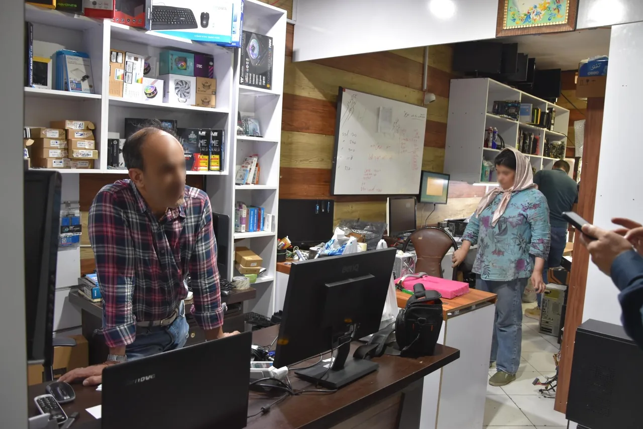 فروشگاه کامپیوتری صفر و یک