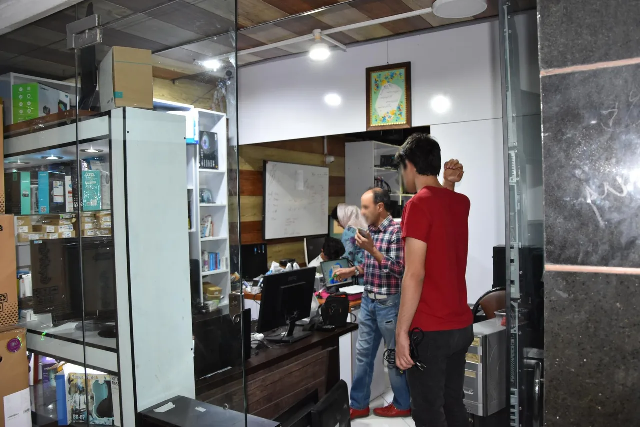 فروشگاه کامپیوتری صفر و یک - تصویر 3