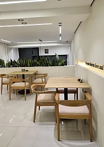 کافه ردچری (گیلاس قرمز)