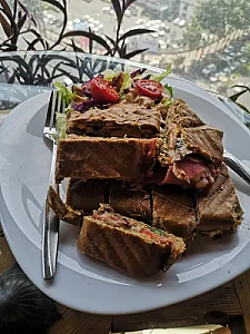 کافی شاپ پاییز