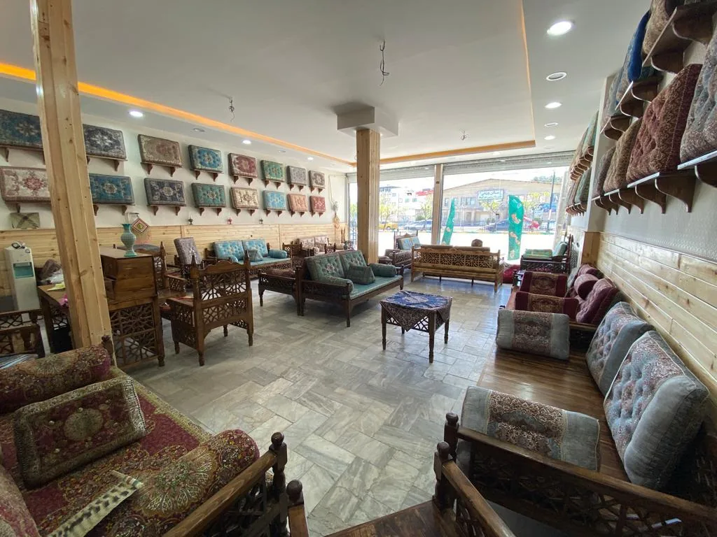 دکوراسیون سنتی بلوط شعبه ملارد - تصویر 3