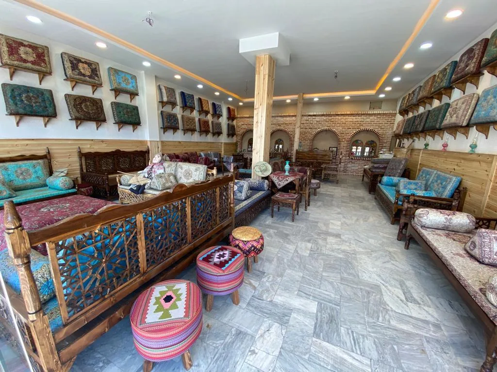 دکوراسیون سنتی بلوط شعبه ملارد - تصویر 4