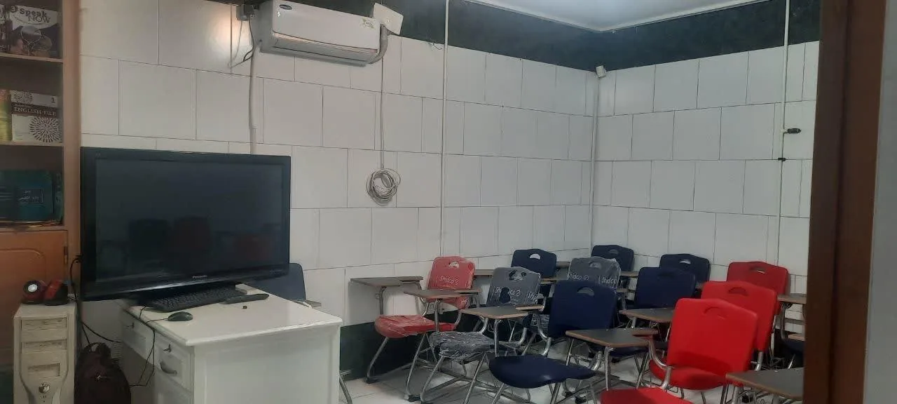 آموزشگاه دخترانه زبان کارن - تصویر 2